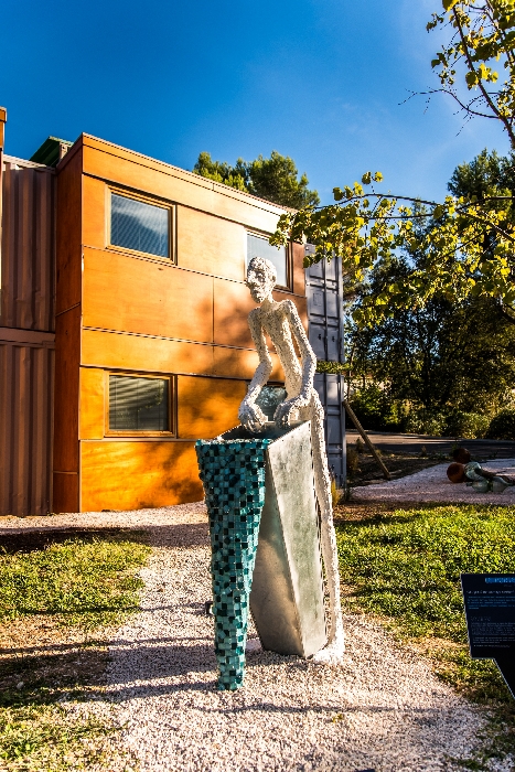 Sculptures d'artistes locaux dans Les Jardins de la Varappe - Aubagne 2015 - Architta, Sourski